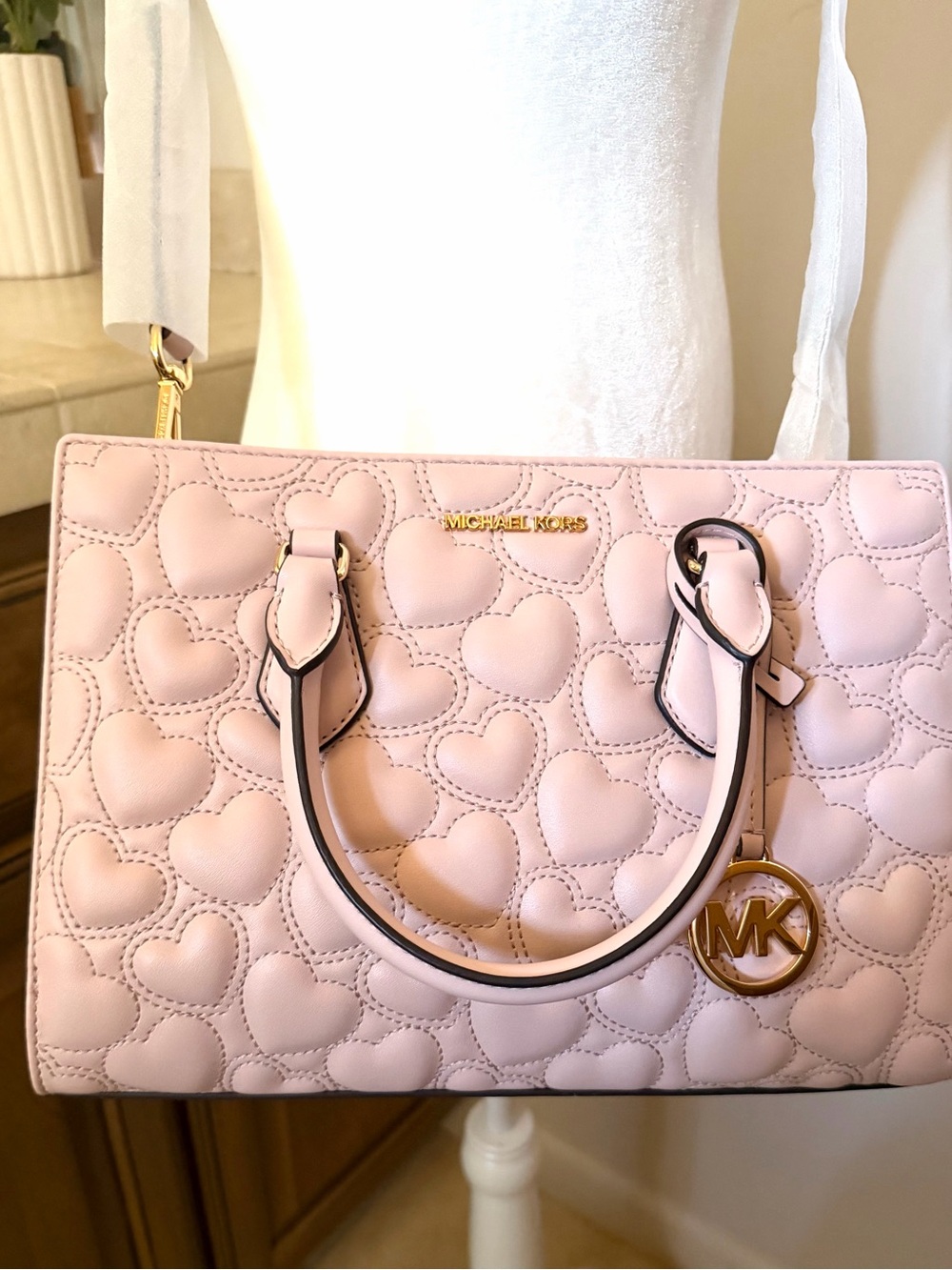 Michael Kors Sheila Powder Blush Heart-Quilted Satchel NWT - Picture 3 of 15